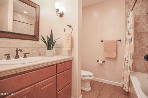 902 Claremont St, Phoenix AZ  85013-1360 exterior