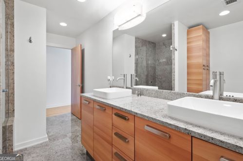 30 Chevaux Ct, Atlanta GA  30342-1944 exterior