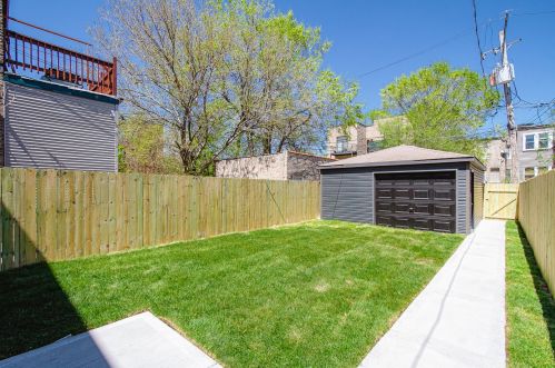 1516 69 Pl, Chicago IL 60637-4810 exterior