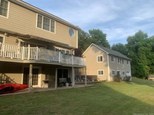 469 Roosevelt Dr, Seymour CT 06478-2701 exterior