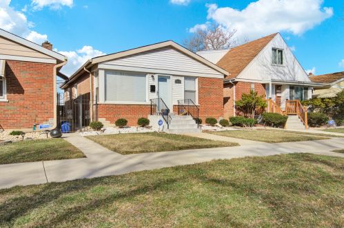 9152 Union Ave, Chicago, IL 60620-2353