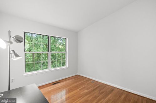 1633 Hugo Cir, Silver Spring MD 20906-5922 exterior