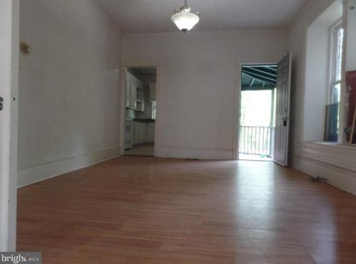 233 Passaic St, Trenton, NJ 08618-4608