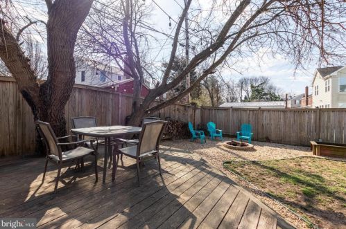 5947 Monticello Rd, Alexandria VA 22303-2218 exterior