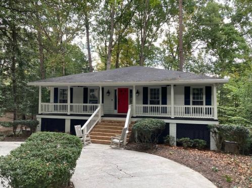 2933 Margaret Mitchell Ct, Atlanta GA 30327-1614 exterior