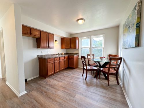 3917 92nd St, Milwaukee, WI 53228-2140