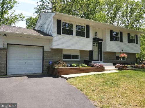 402 Wisconsin Trl, Browns Mills, NJ 08015-5622