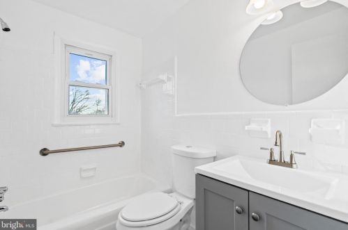 1135 Chaplin St, Washington DC  20019-4923 exterior