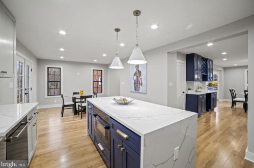 1505 Crestwood Dr, Alexandria VA  22302-2303 exterior