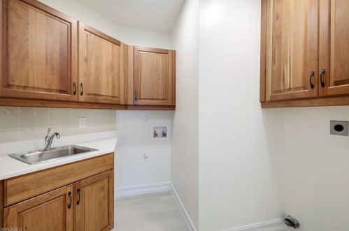 217 Colonade Cir, Naples FL 34103-8724 exterior