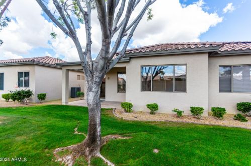 9717 Holiday Way, Chandler AZ 85248-6019 exterior