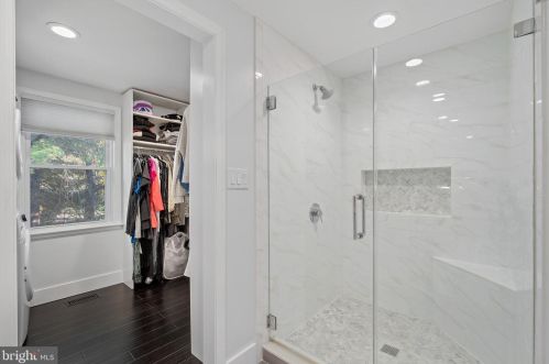 9301 Bentridge Ave, Rockville MD 20854-2860 exterior