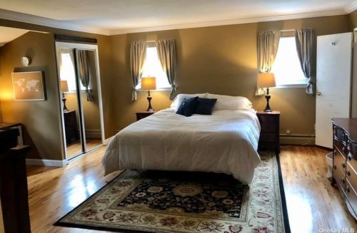 2 Leroy Ct, Commack NY  11725-1703 exterior