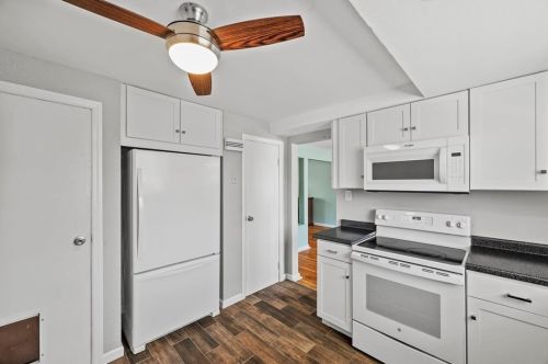 60 Chapel Dr, Pittsburgh PA  15237-2518 exterior