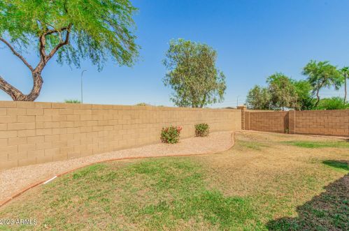 3816 74 Dr, Phoenix AZ 85033-2556 exterior