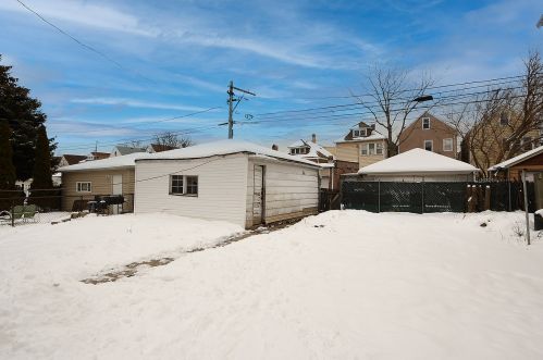 4403 Sacramento, Chicago IL 60625-3856 exterior