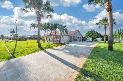 1715 Dominic Ave, Fort Pierce FL 34952-5816 exterior