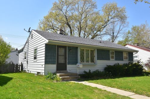 5123 83rd St, Milwaukee, WI 53218-3647