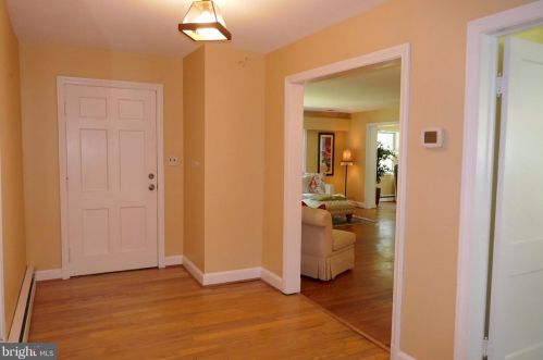 2010 Erskine Ave, Silver Spring MD  20902-1424 exterior