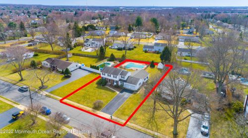 91 Harding Rd, East Freehold NJ 07728-9004 exterior