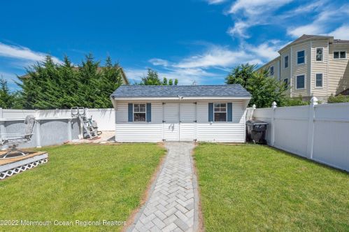 187 Seabreeze Ave, Middletown NJ 07748-5550 exterior