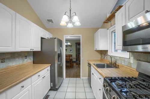 433 Storms Rd, Valley Cottage NY exterior