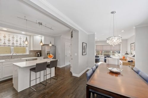 1814 Warner Ave, Chicago IL 60618-3031 exterior