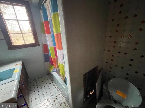 9 Cadwalader Dr, Trenton NJ 08618-0033 exterior