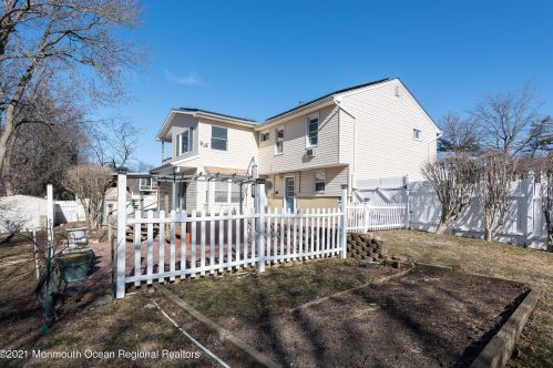 12 Crk Rd, Hazlet NJ 07730-2205 exterior