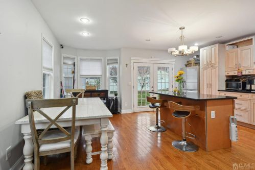 19 Richmond Rd, Edison NJ  08817-4037 exterior