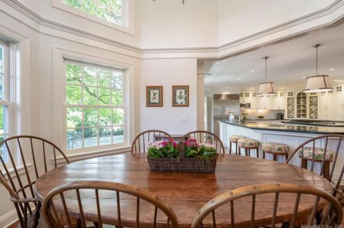 42 Drum Hl Rd, Wilton CT 06897-2412 exterior