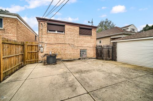 10027 Wallace St, Chicago IL 60628-1840 exterior