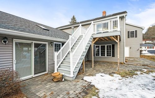 7 Azalea Ln, Peabody MA 01960-4602 exterior