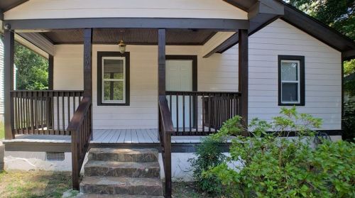 2266 Dauphine St, Atlanta GA  30344-2547 exterior