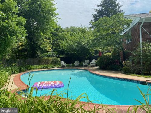 7030 Santa Maria Ct, Mc Lean VA  22101-3410 exterior