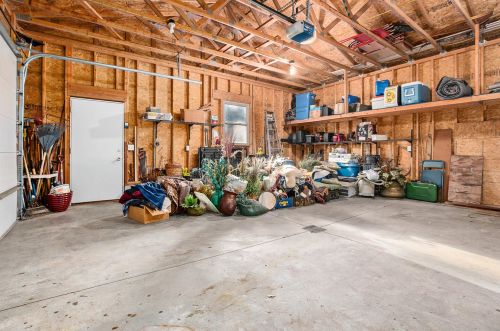 2085 Madalene Ave, Meskegon MI 49442-3815 exterior