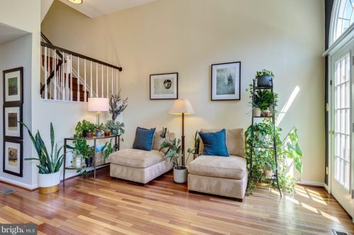 7041 Chesley Search Way, Alexandria VA 22315-4754 exterior