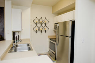 9902 Brompton Dr, Tampa FL  33626-5418 exterior