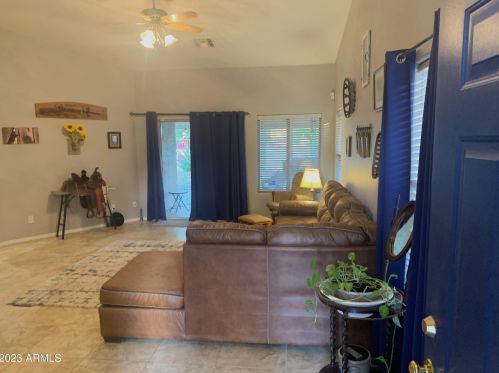 3819 74th Dr, Phoenix AZ  85043-7590 exterior