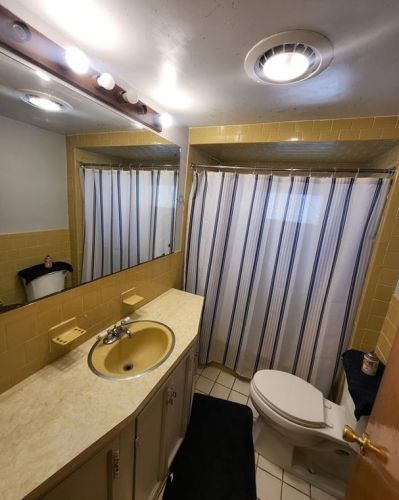 77 Clarence St, Providence RI 02909-3504 exterior