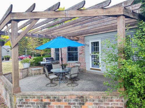 5433 Jefferson Ct, Saint Paul, MN 55110-5770