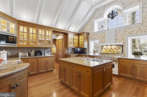 3005 45th St, Washington DC 20016-3528 exterior