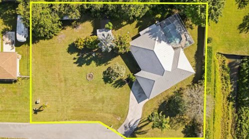 310 Rosewood Dr, Fort Pierce FL  34947-3424 exterior