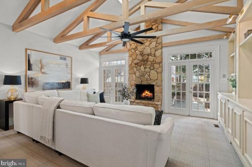 613 Royal St, Alexandria VA  22314-2031 exterior