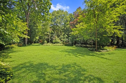 4954 79th St, Milwaukee, WI 53220-4210