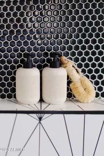 4225 34th Pl, Phoenix AZ  85018-4737 exterior