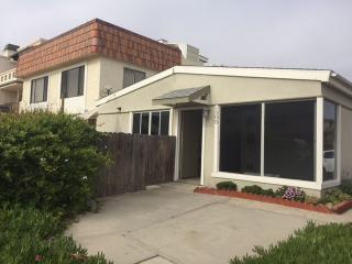 1300 Ocean Dr, Oxnard CA  93035-4556 exterior