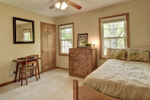 114 Burning Bush Trl, Bull Valley IL 60012-3652 exterior