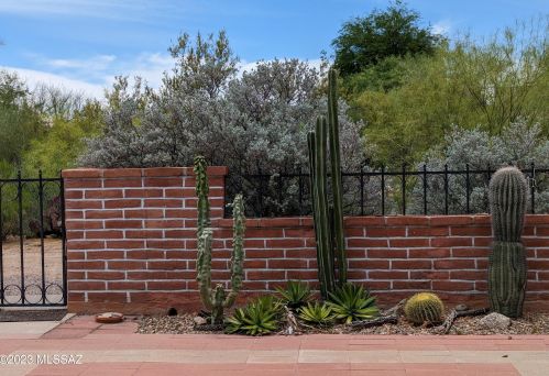 515 Camino Del Poso, Green Valley AZ 85614-2307 exterior