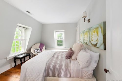 168 Rowayton Ave, Norwalk CT 06853-1237 exterior